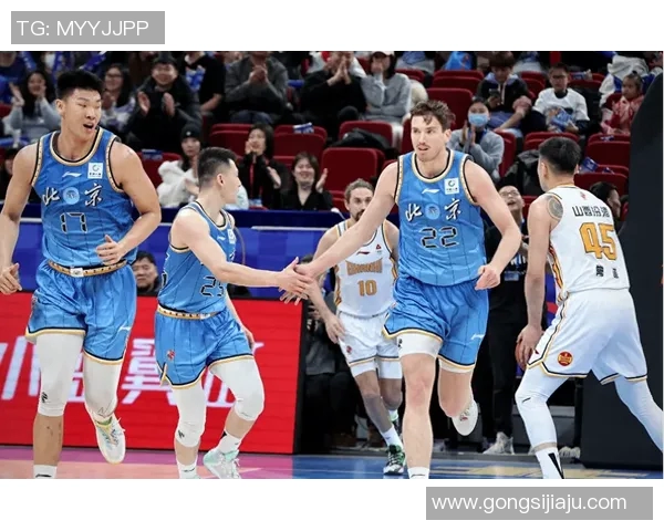 2021年CBA季后赛精彩对决广州队迎战山西队全力争夺晋级机会